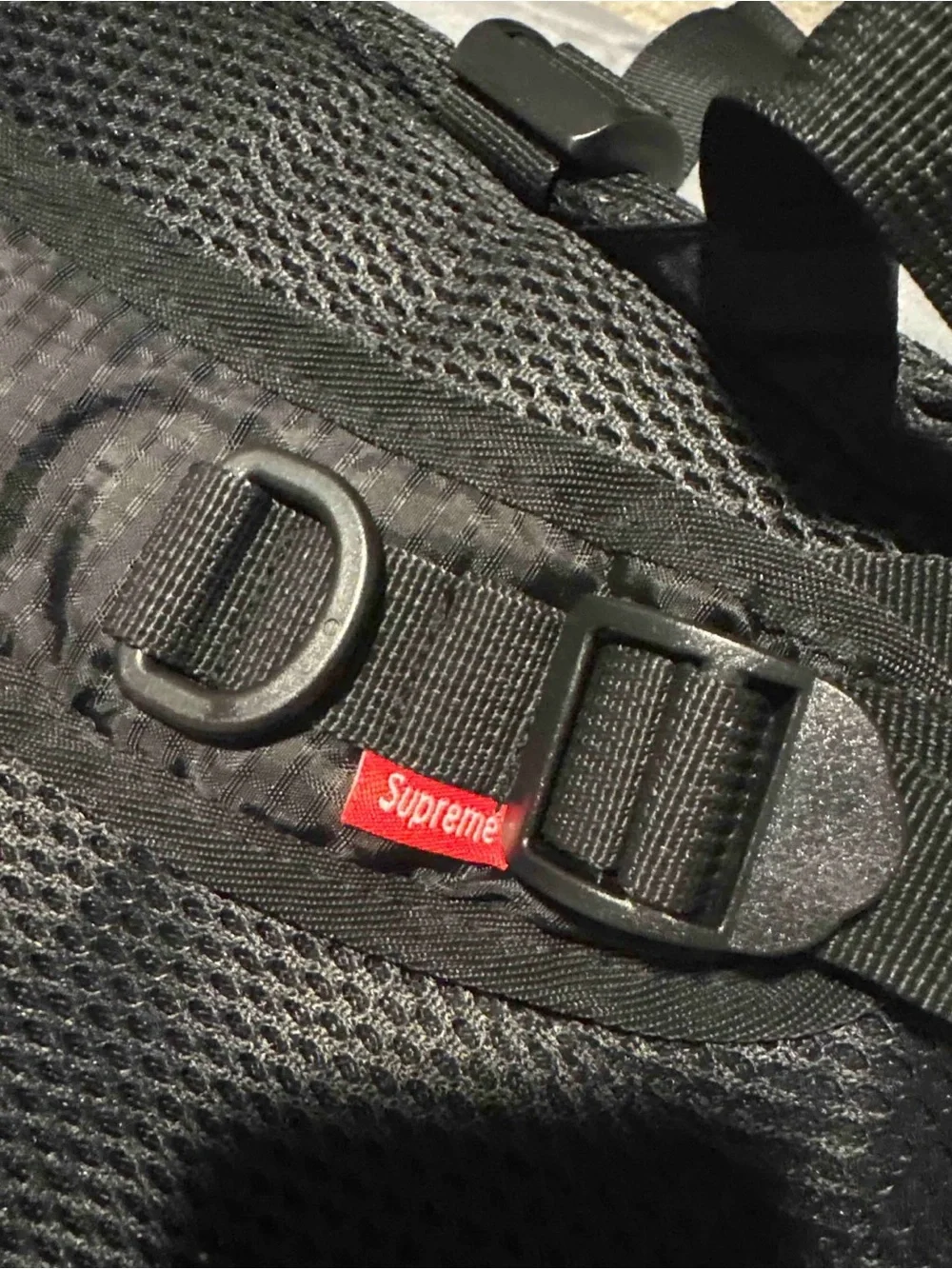 Supreme bold vertical